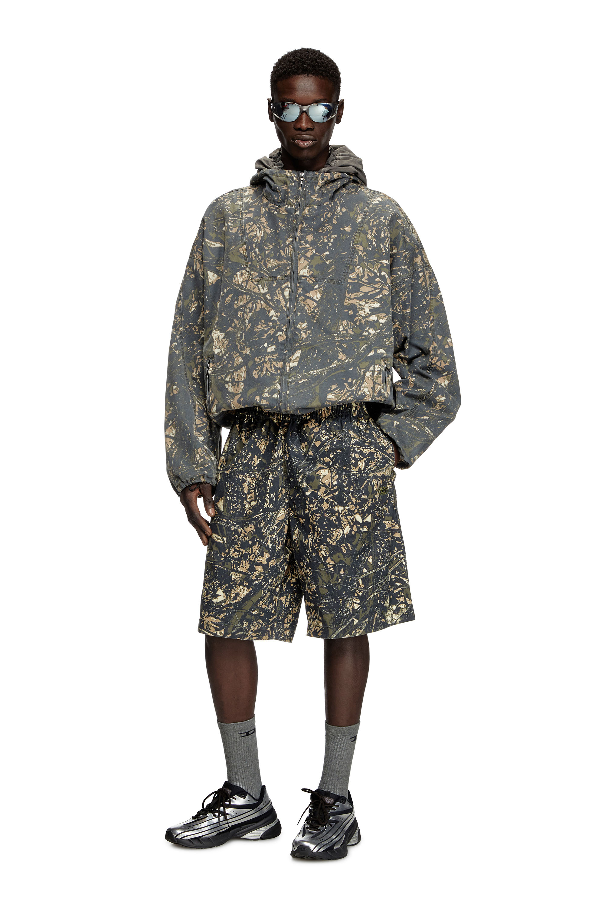 Diesel - P-OPWIK-C, Male's Knee-length shorts with camo print in Brown/Green - 3